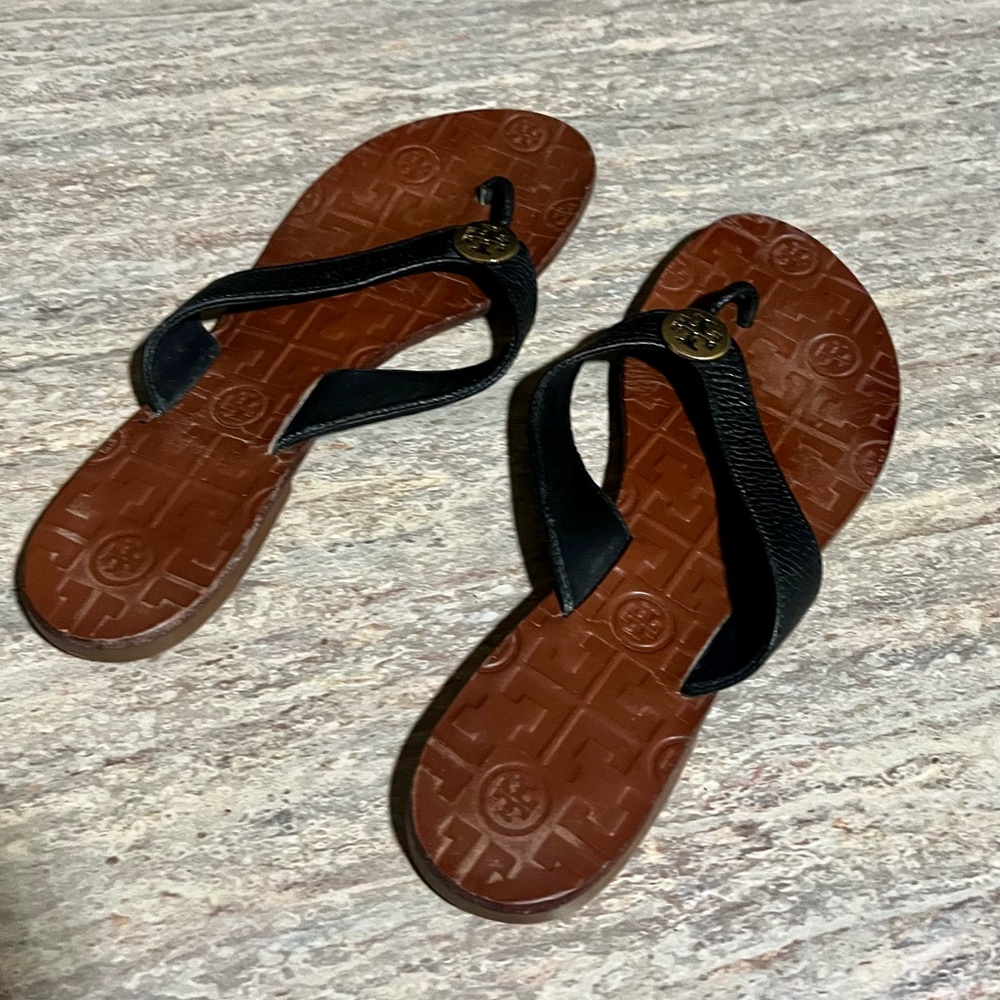 Tory Burch Black Leather Thong Sandals with Gold Accent - Picture 10 of 16